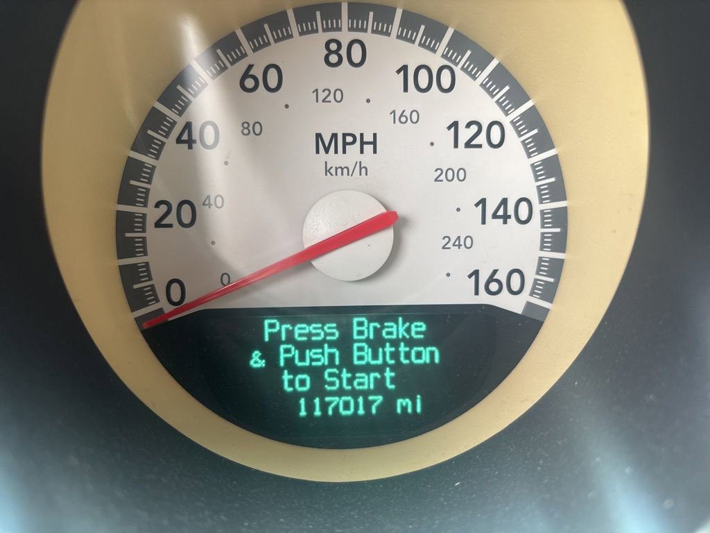 Used 2010 Dodge Challenger R/T RWD image 14