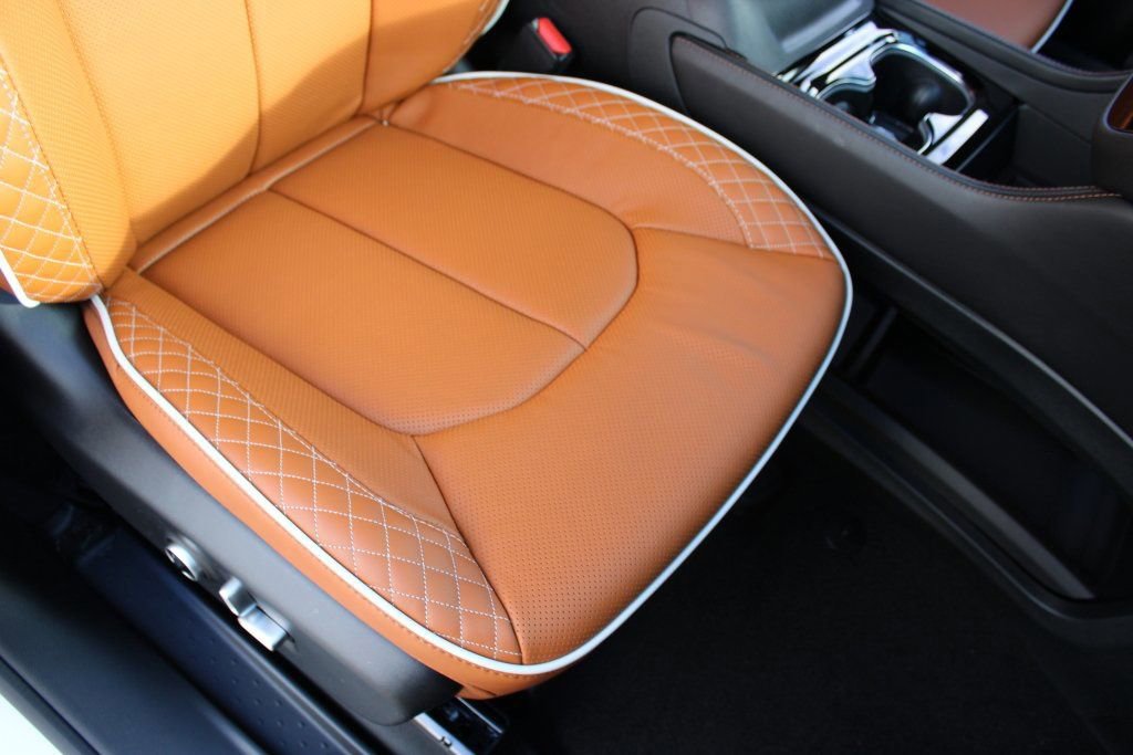 New 2026 Chrysler Pacifica Pinnacle image 28