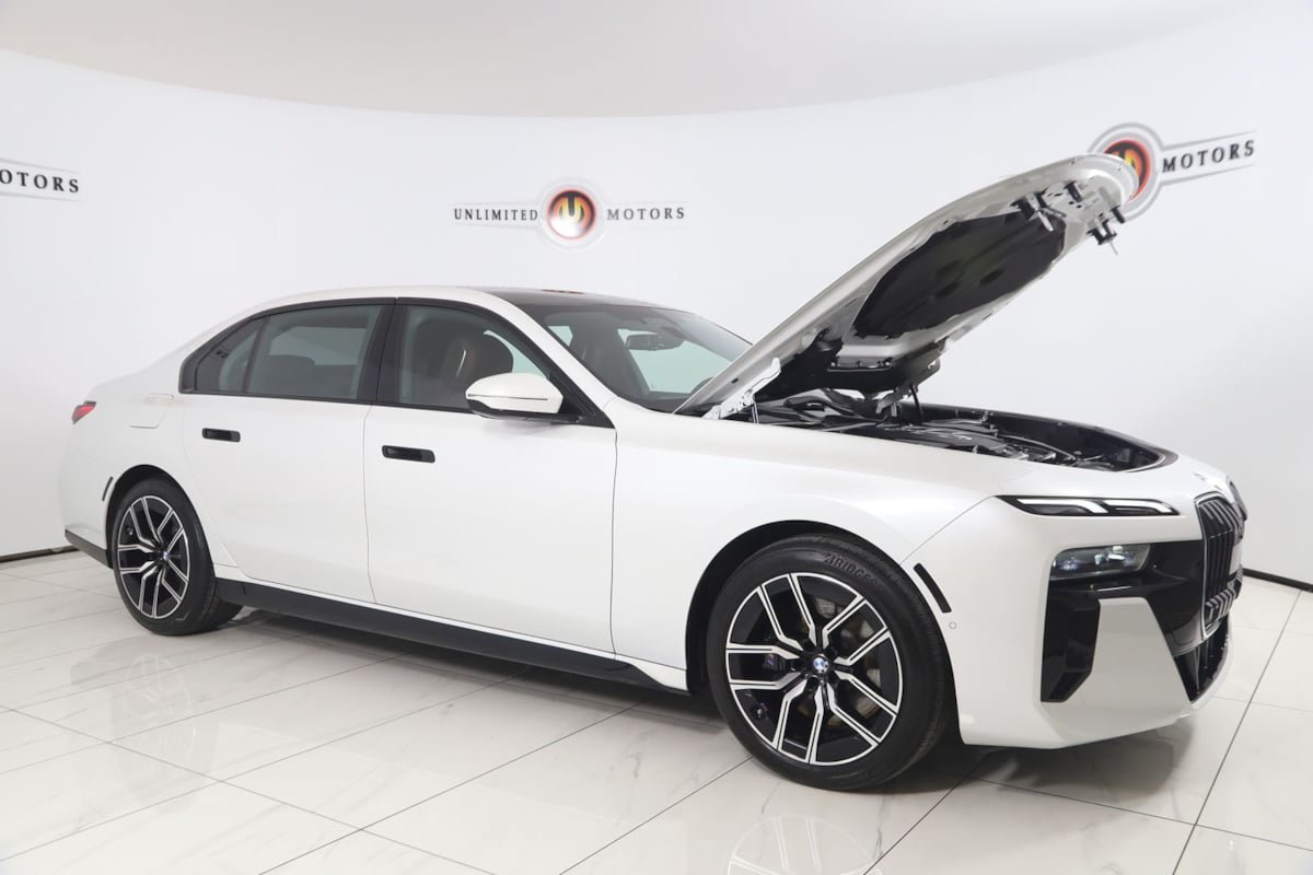 Used 2025 BMW 760i xDrive AWD/4WD image 30