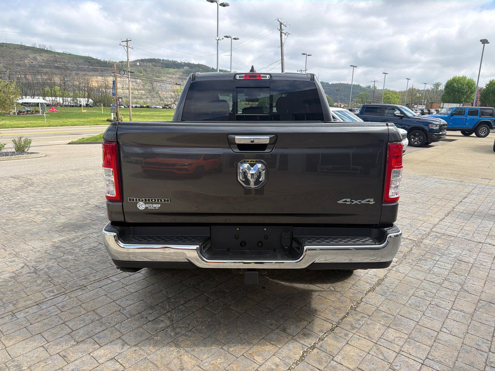 Used 2020 RAM 1500 4x4 Crew Cab image 7