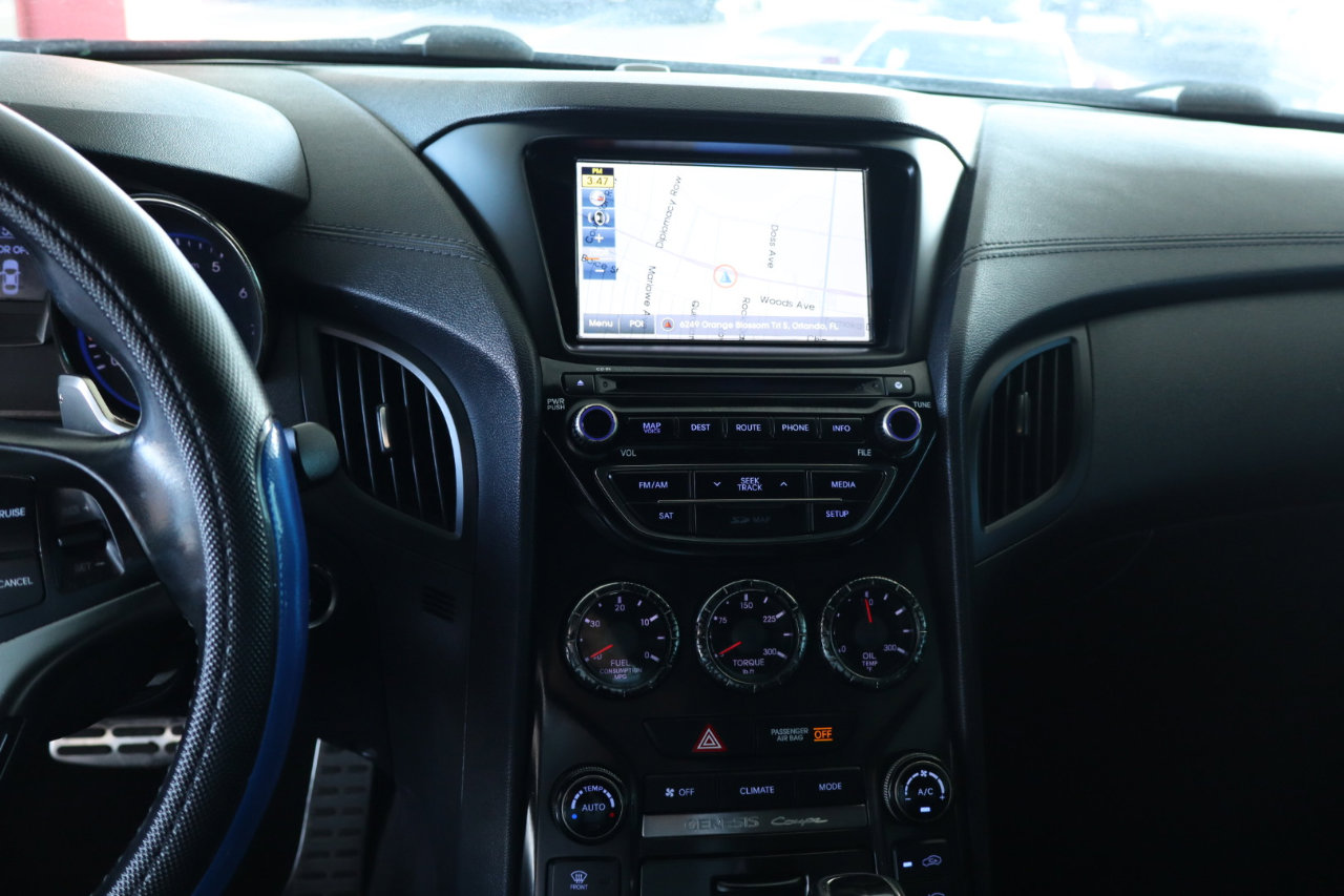 Used 2015 Hyundai Genesis 3.8 image 17