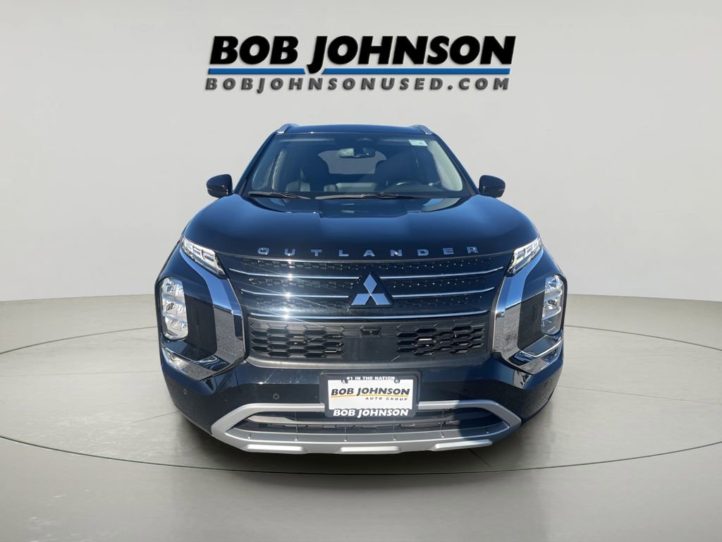 Used 2022 Mitsubishi Outlander SEL image 2