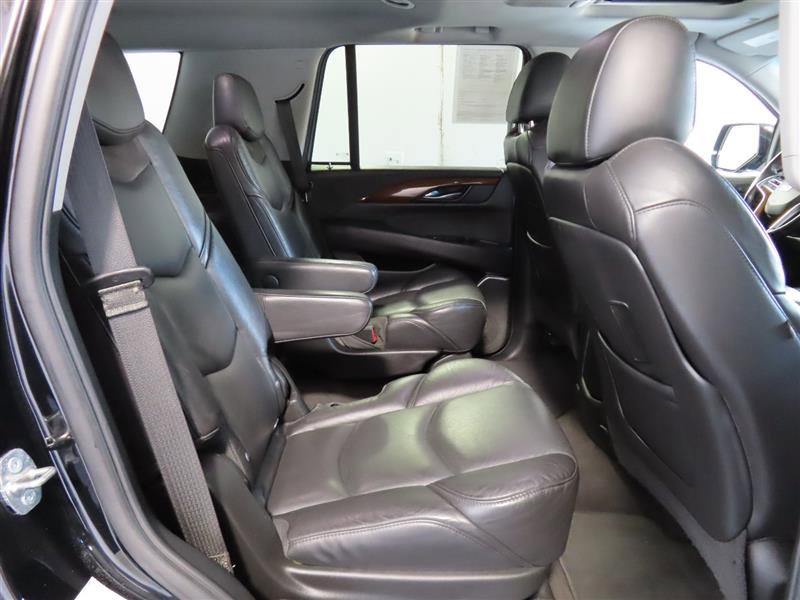 Used 2020 Cadillac Escalade Premium Luxury AWD/4WD image 38