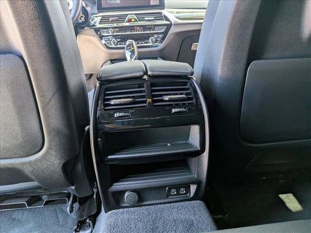 Used 2023 BMW 530e w/ M Sport Package image 18