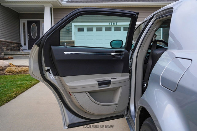 Used 2006 Chrysler 300 SRT8 w/ SRT Option Group II image 27