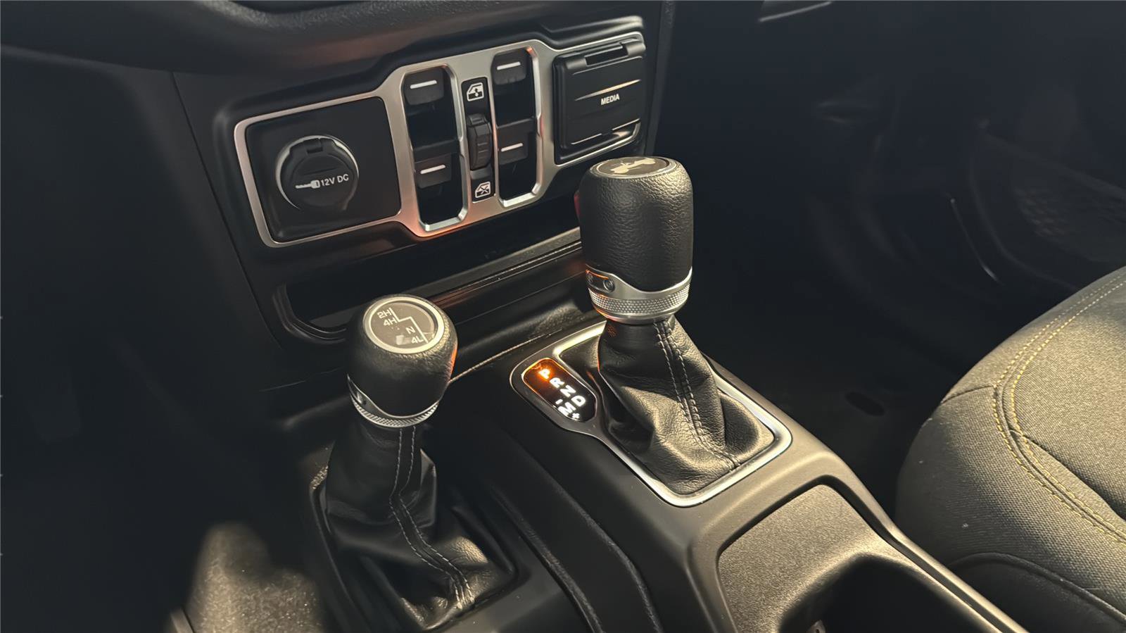 Used 2024 Jeep Wrangler Sport S image 20
