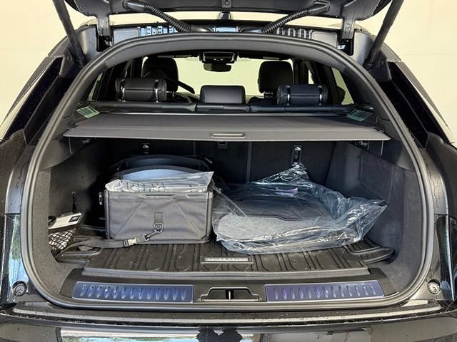 New 2026 Land Rover Range Rover Velar Belgravia AWD/4WD image 17