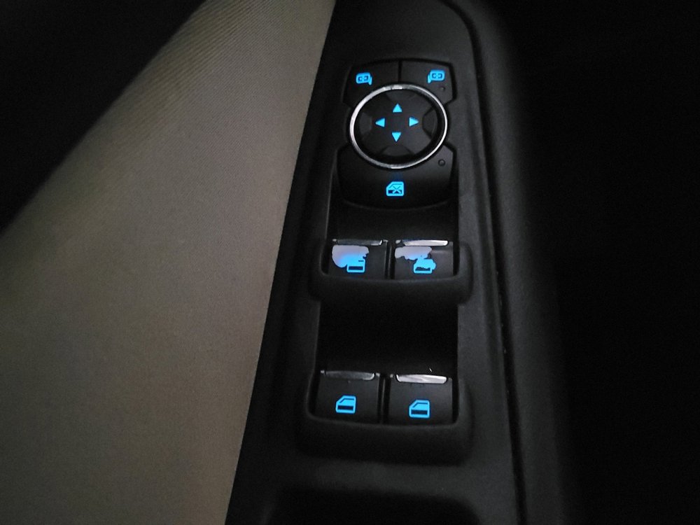 Used 2019 Ford Edge SE image 27
