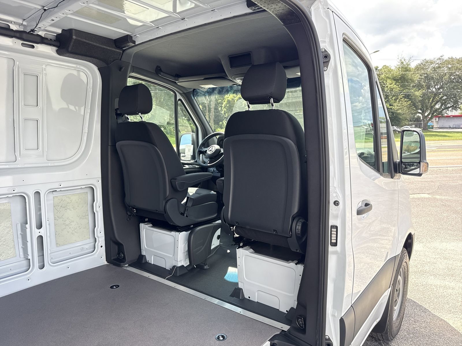 New 2025 Mercedes-Benz Sprinter 2500 image 11