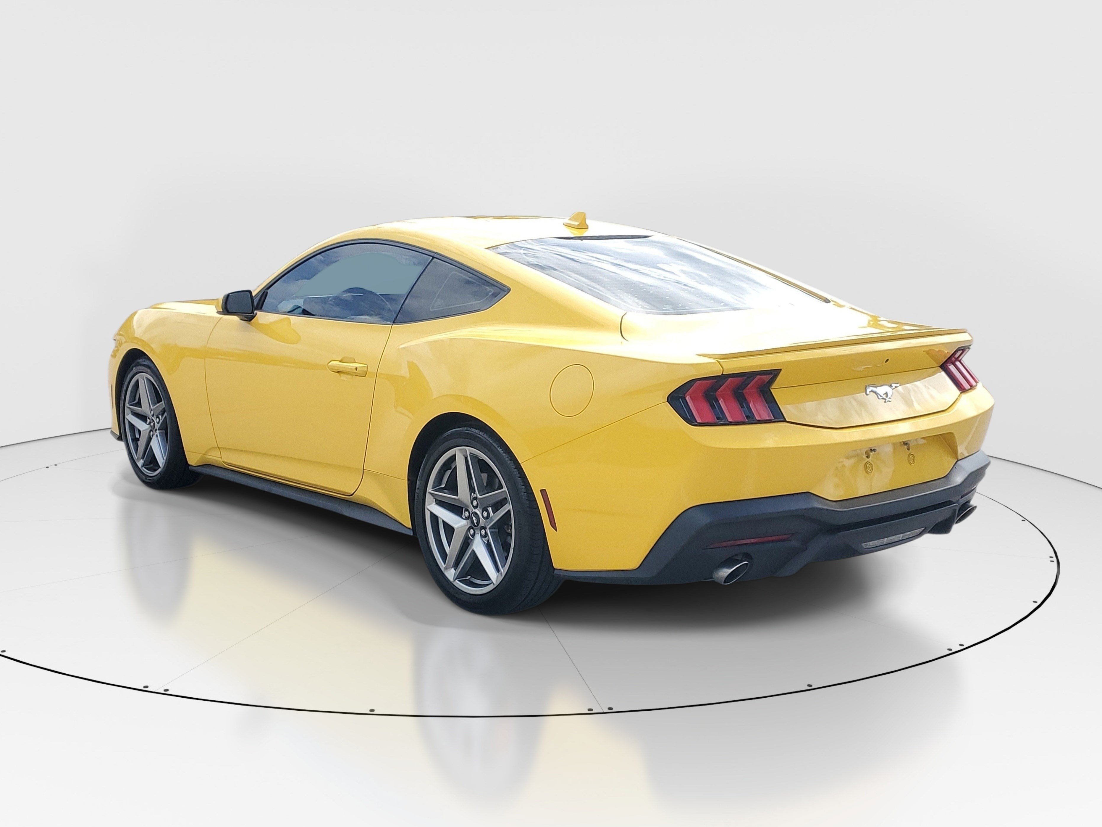 Used 2024 Ford Mustang Premium RWD image 5