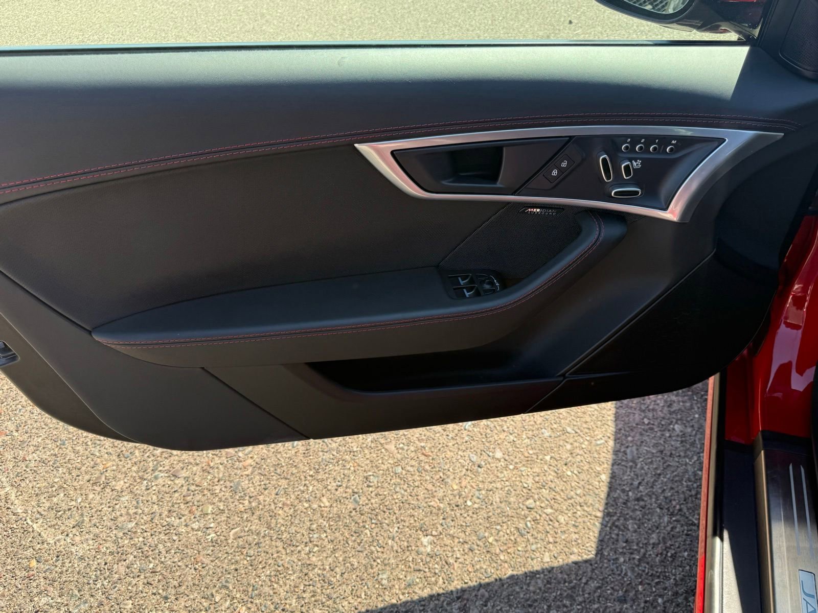 Used 2022 Jaguar F-TYPE R-Dynamic AWD/4WD image 13