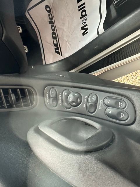 Used 2003 Chevrolet Corvette Convertible w/ Preferred Equipment Group1 image 15