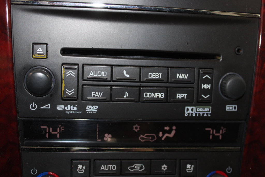 Used 2013 Cadillac Escalade Luxury AWD/4WD image 30