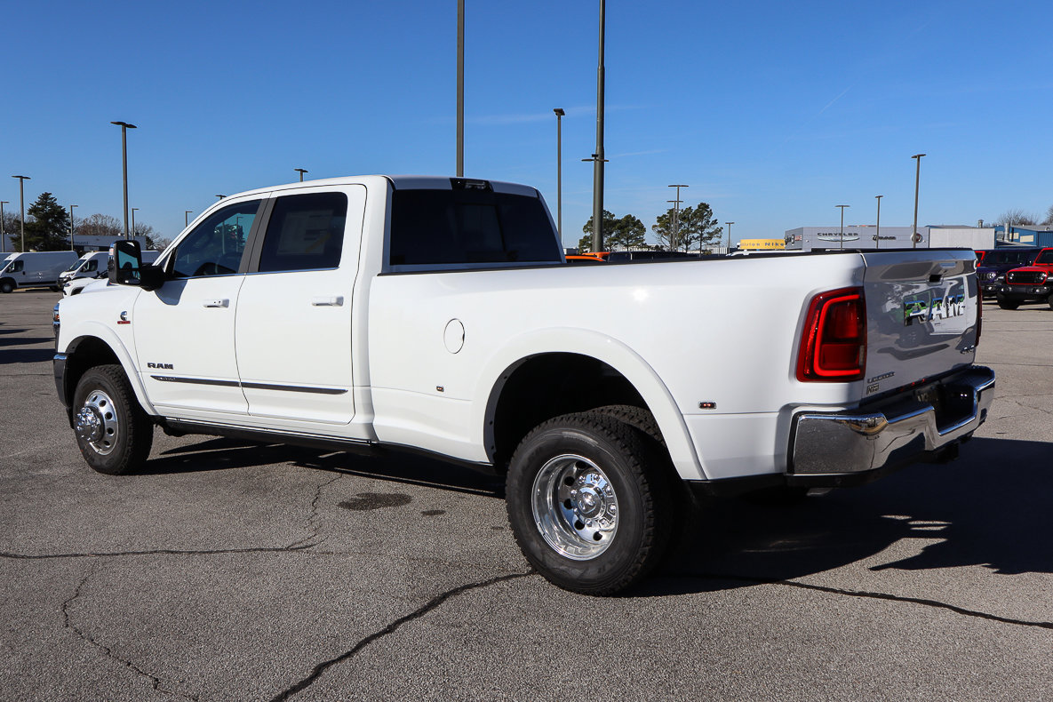 New 2026 RAM 3500 Limited image 10