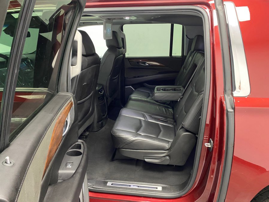 Used 2019 Cadillac Escalade ESV Premium Luxury image 35