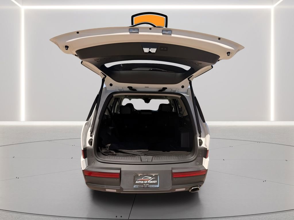 Used 2025 Hyundai Santa Fe SEL FWD image 8