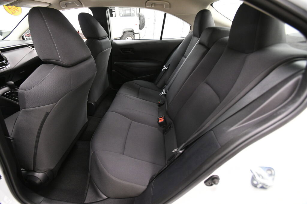 Used 2022 Toyota Corolla LE image 27
