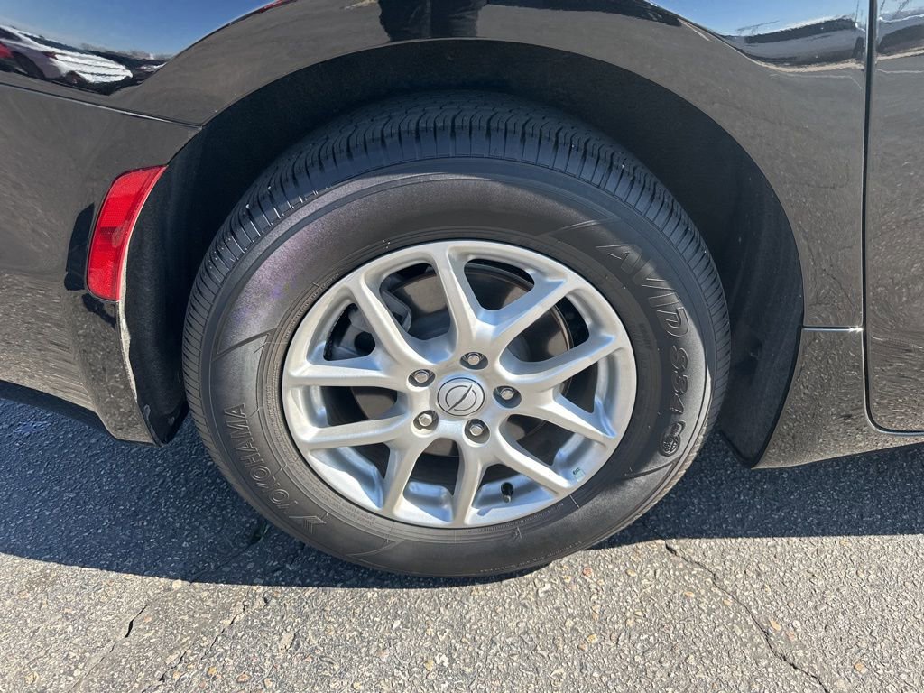 Used 2025 Chrysler Pacifica Select image 38