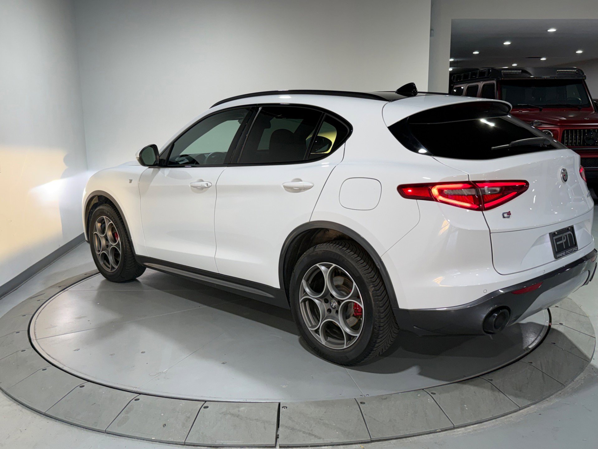 Used 2022 Alfa Romeo Stelvio Ti image 9
