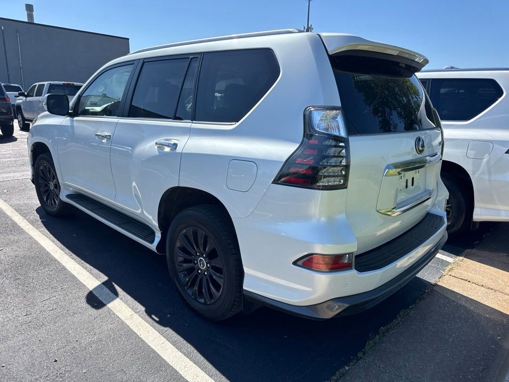 Used 2023 Lexus GX 460 Premium w/ Accessory Package AWD/4WD image 4