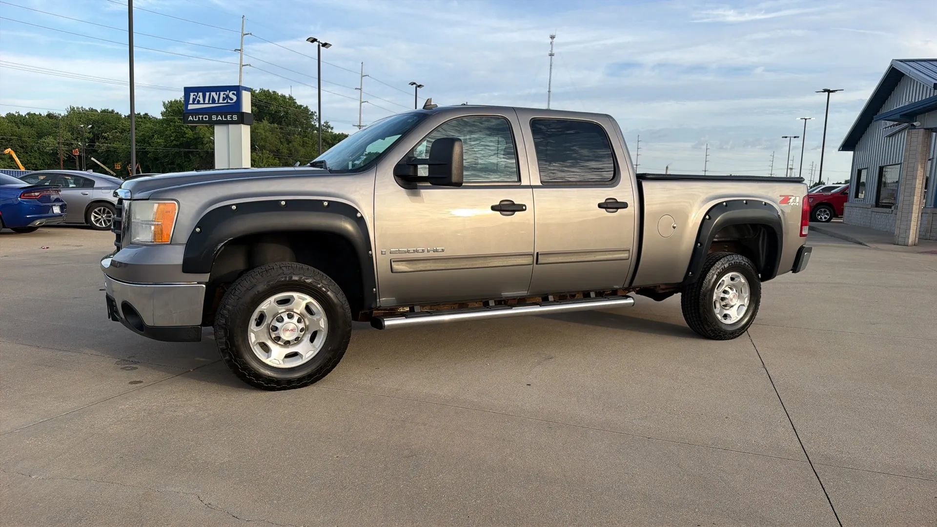 Used 2008 GMC Sierra 2500 SLE w/ SLE2 Preferred Package AWD/4WD image 6