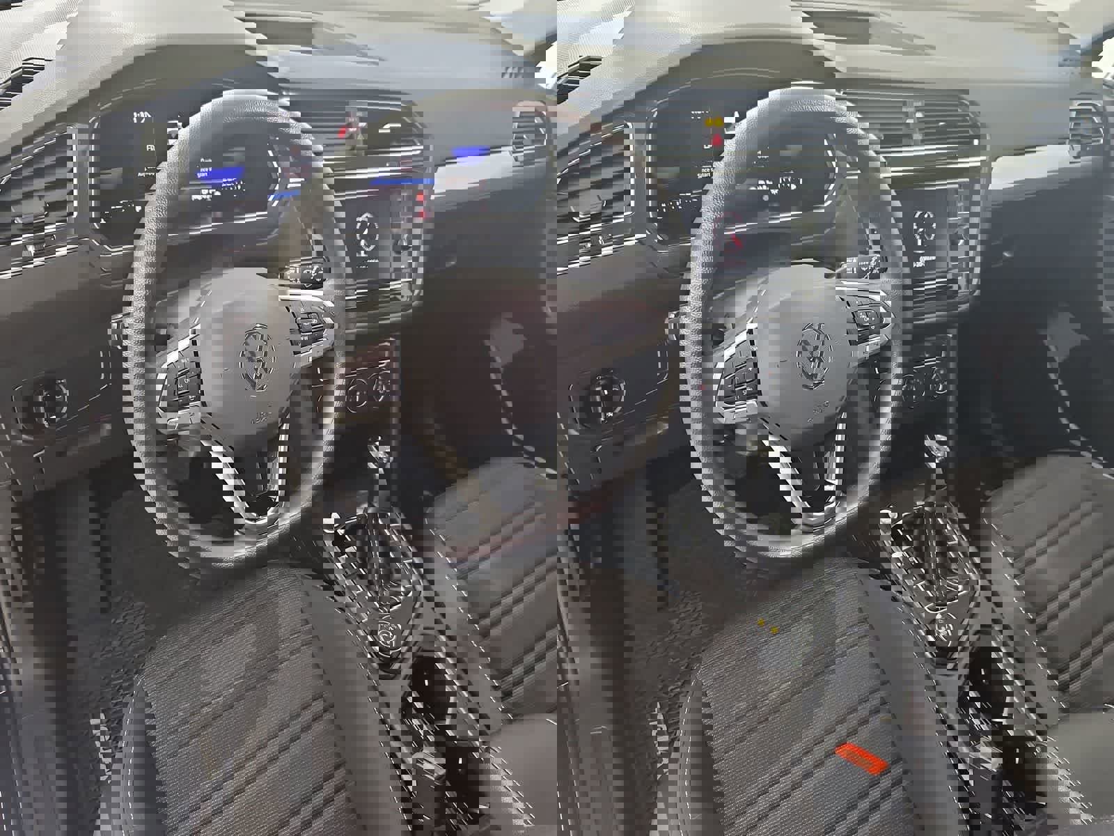 Used 2022 Volkswagen Tiguan S image 2