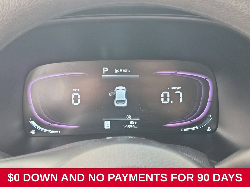 Used 2025 Kia Soul LX FWD image 16