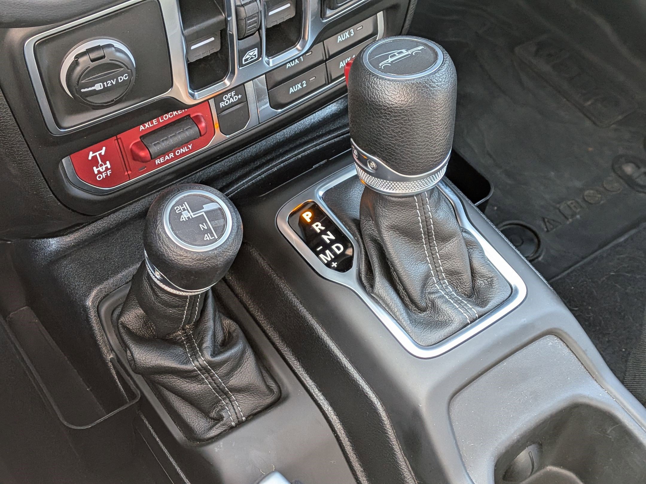 Used 2025 Jeep Gladiator Mojave w/ Convenience Group image 28