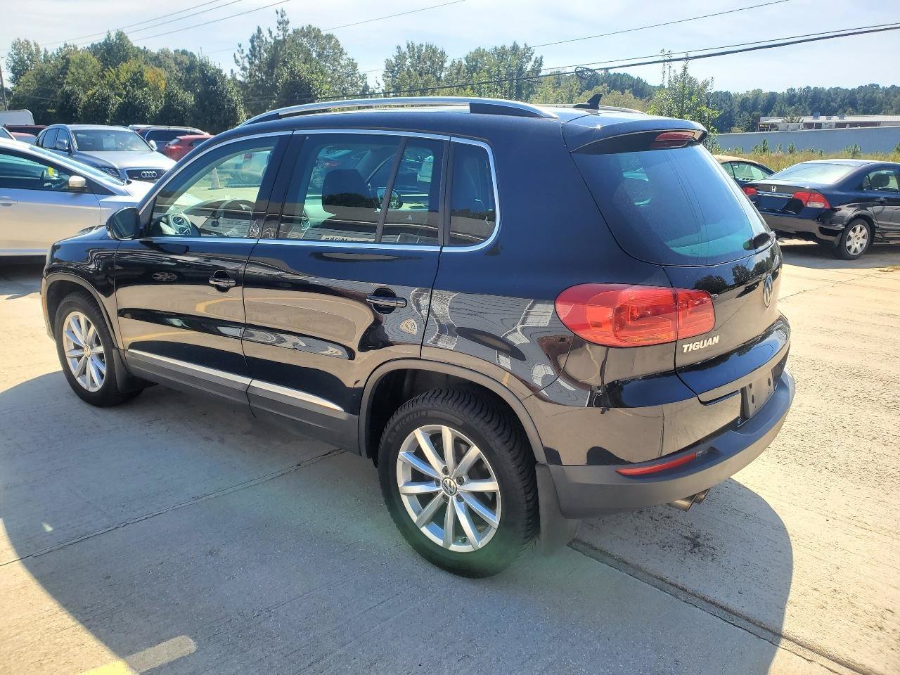Used 2017 Volkswagen Tiguan Wolfsburg Edition AWD/4WD image 12