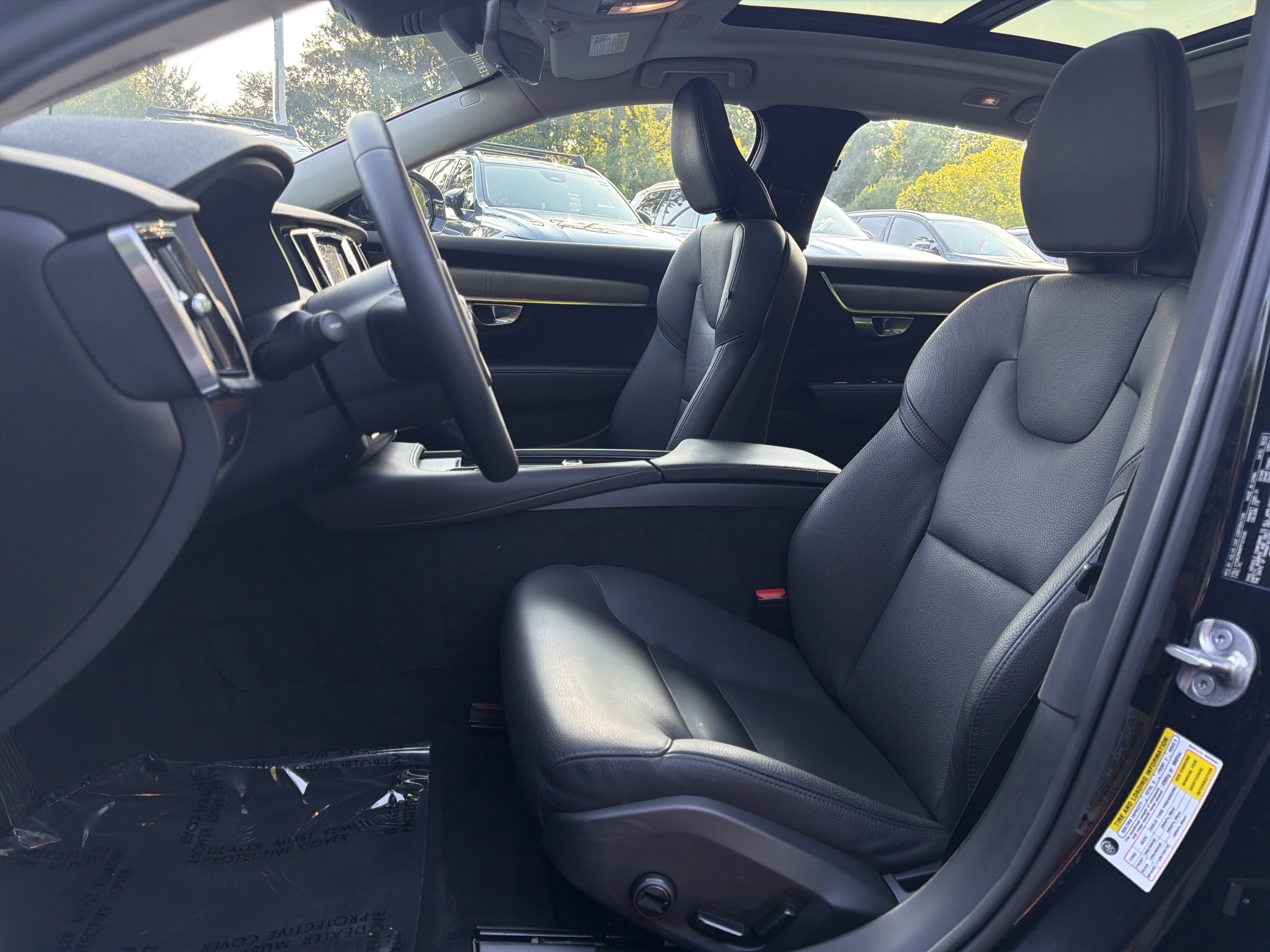 Certified 2023 Volvo S90 B6 Plus AWD/4WD image 16