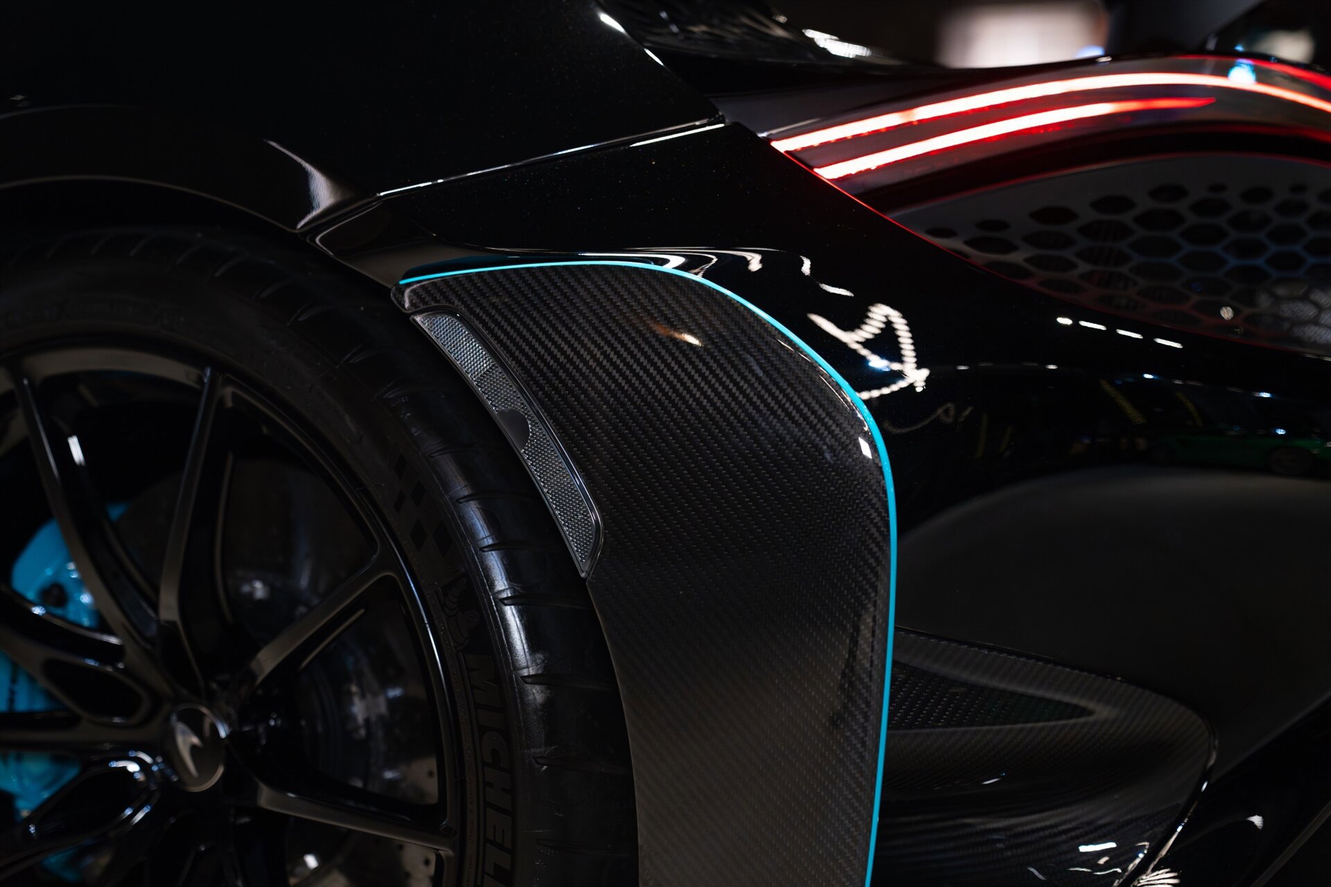 Used 2022 McLaren 765LT RWD image 37