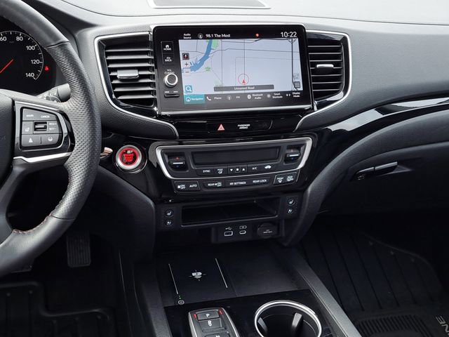 Certified 2025 Honda Ridgeline Black Edition image 26