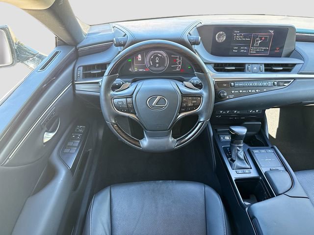 Used 2020 Lexus ES 300h w/ Premium Package FWD image 17