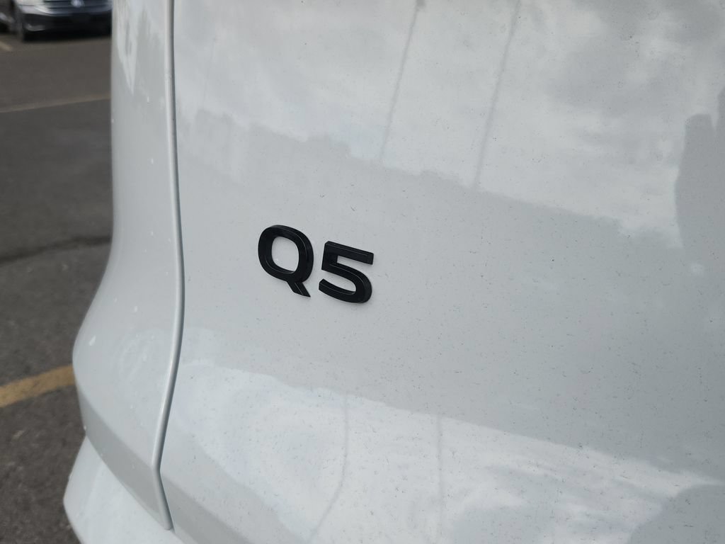 Used 2025 Audi Q5 Premium AWD/4WD image 12