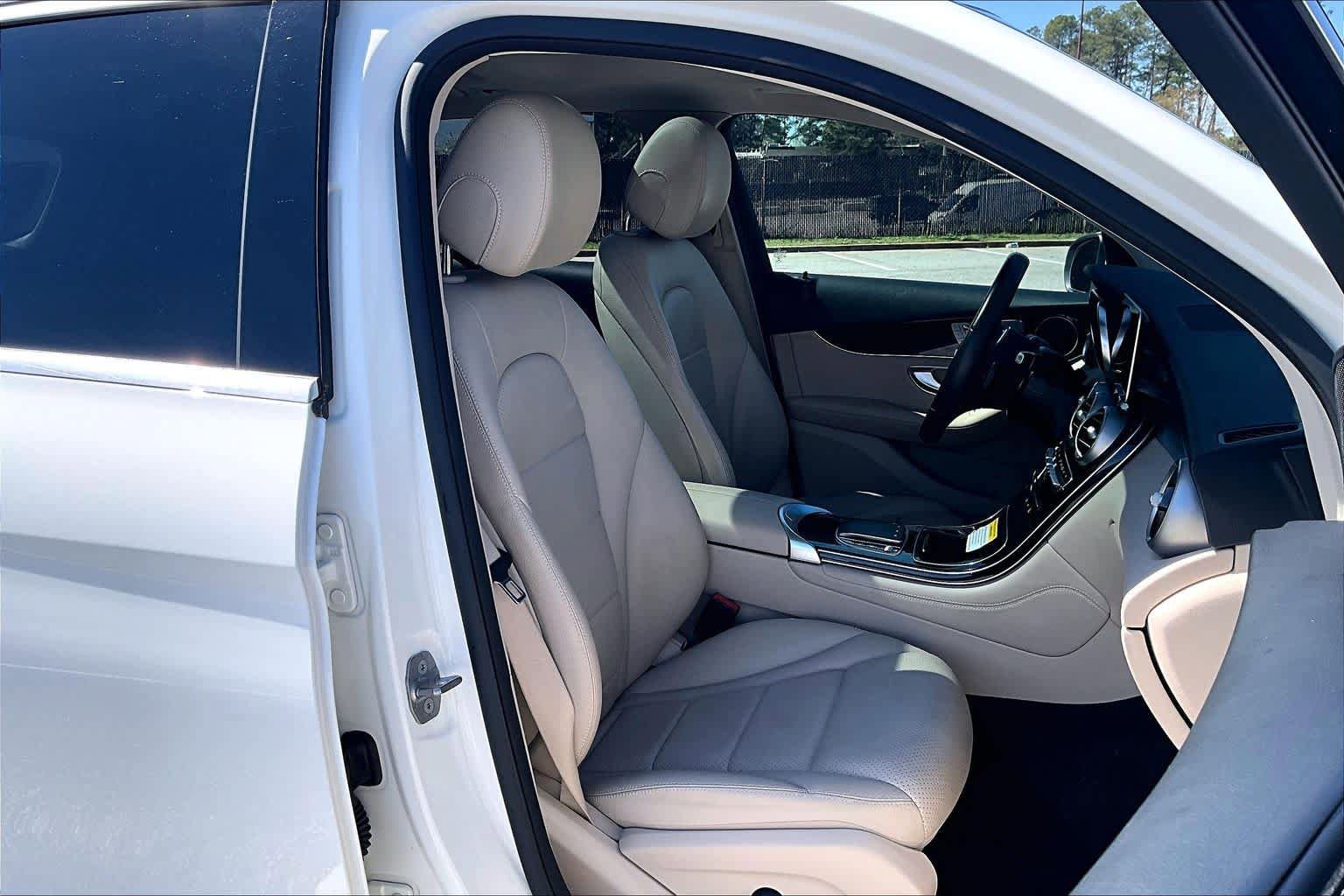 Used 2021 Mercedes-Benz GLC 300 image 9