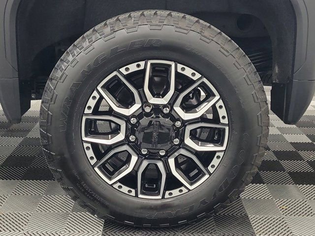 Used 2023 GMC Sierra 2500 Denali w/ Denali Ultimate Package AWD/4WD image 10