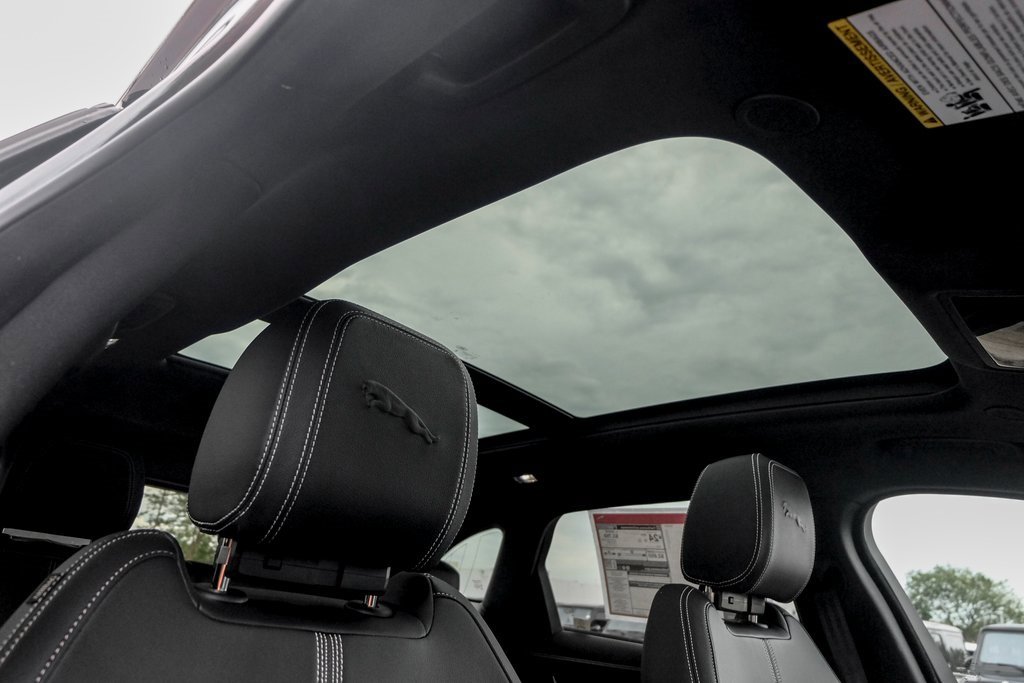 Used 2025 Jaguar F-PACE R-Dynamic S image 21