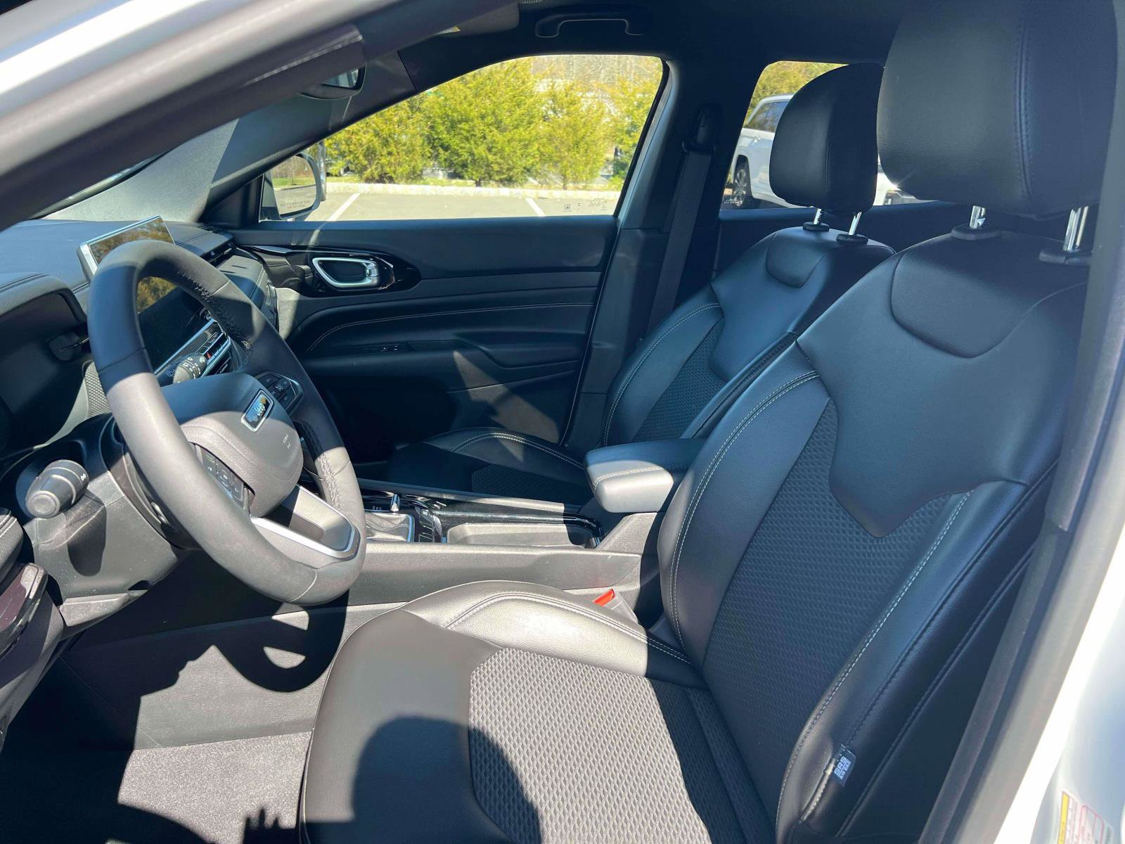 Used 2023 Jeep Compass Latitude w/ Convenience Group image 23