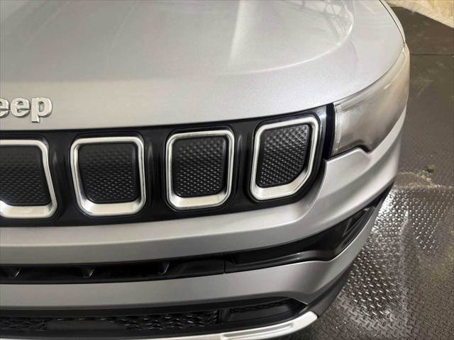 Certified 2022 Jeep Compass Limited image 5