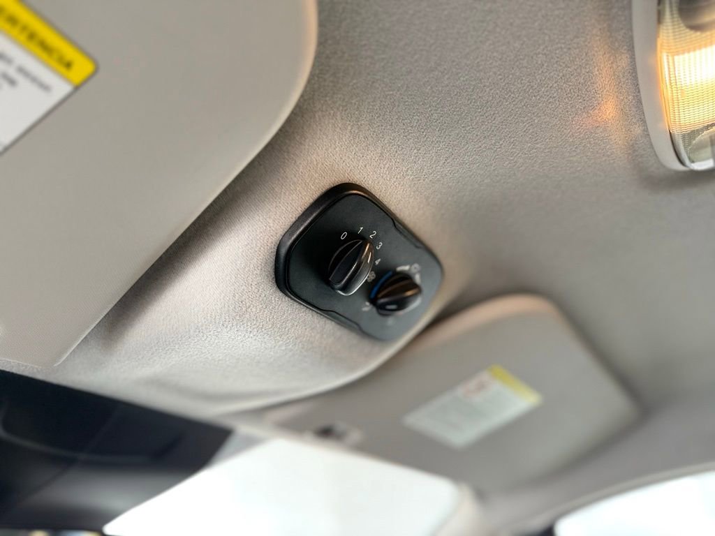 Used 2015 Ford Transit 150 XLT image 40