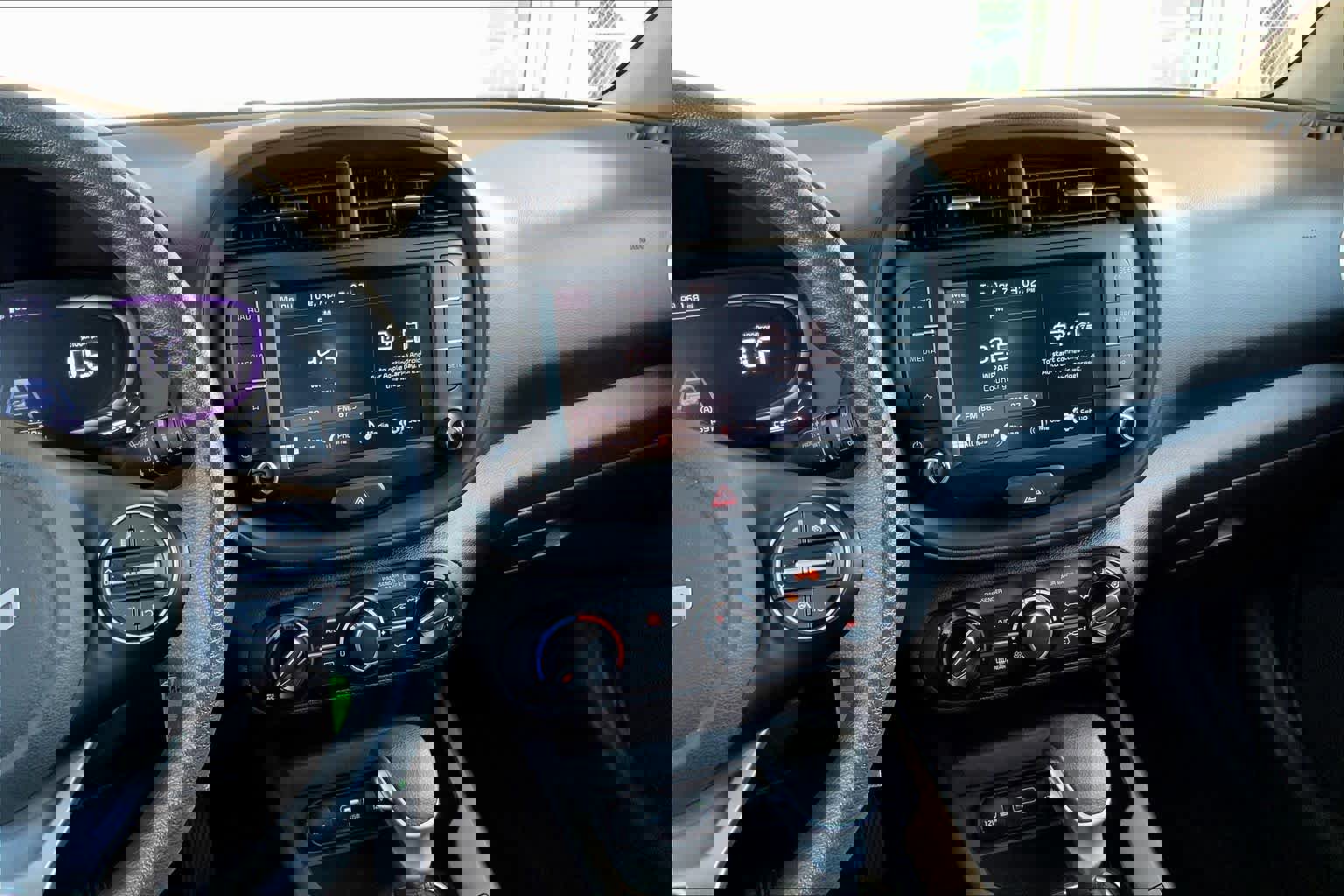 Used 2023 Kia Soul LX image 7