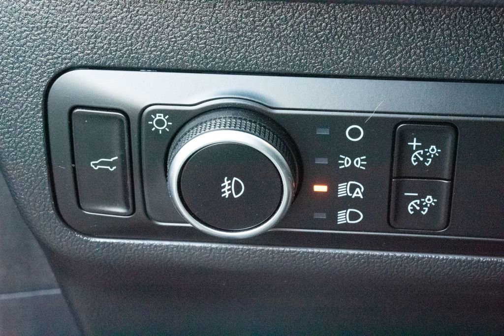 Used 2025 Ford Escape Platinum image 26