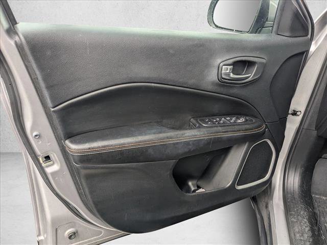 Used 2020 Jeep Compass Latitude w/ Premium Lighting Group image 13