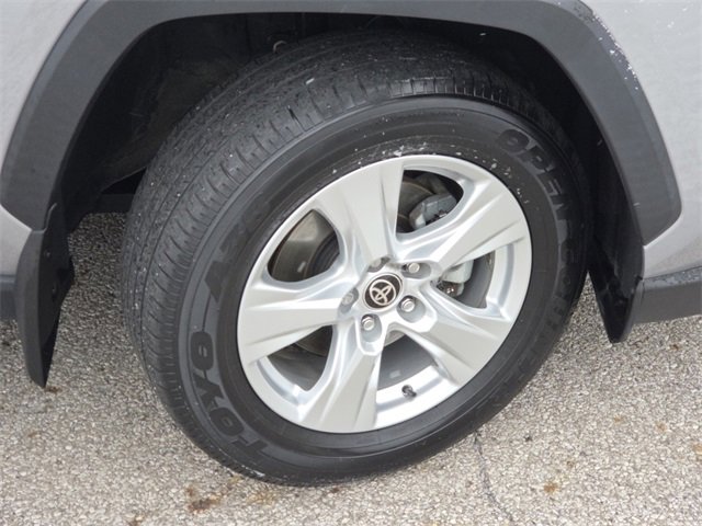 Used 2021 Toyota RAV4 XLE image 15