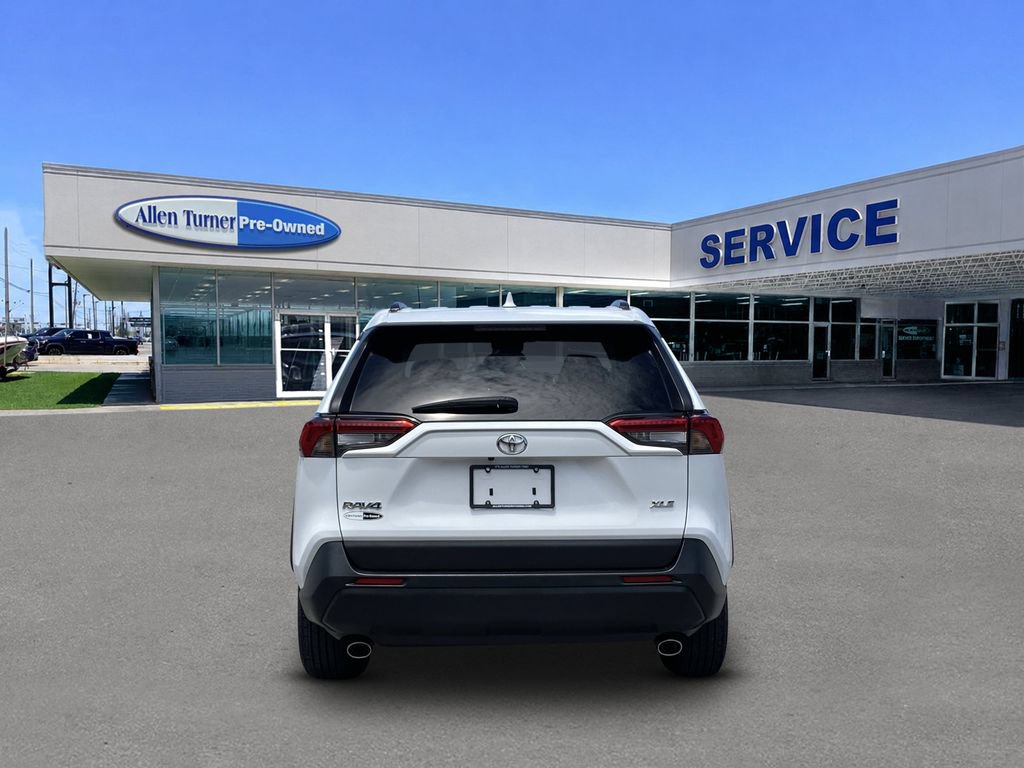 Used 2023 Toyota RAV4 XLE w/ Convenience Package FWD image 7