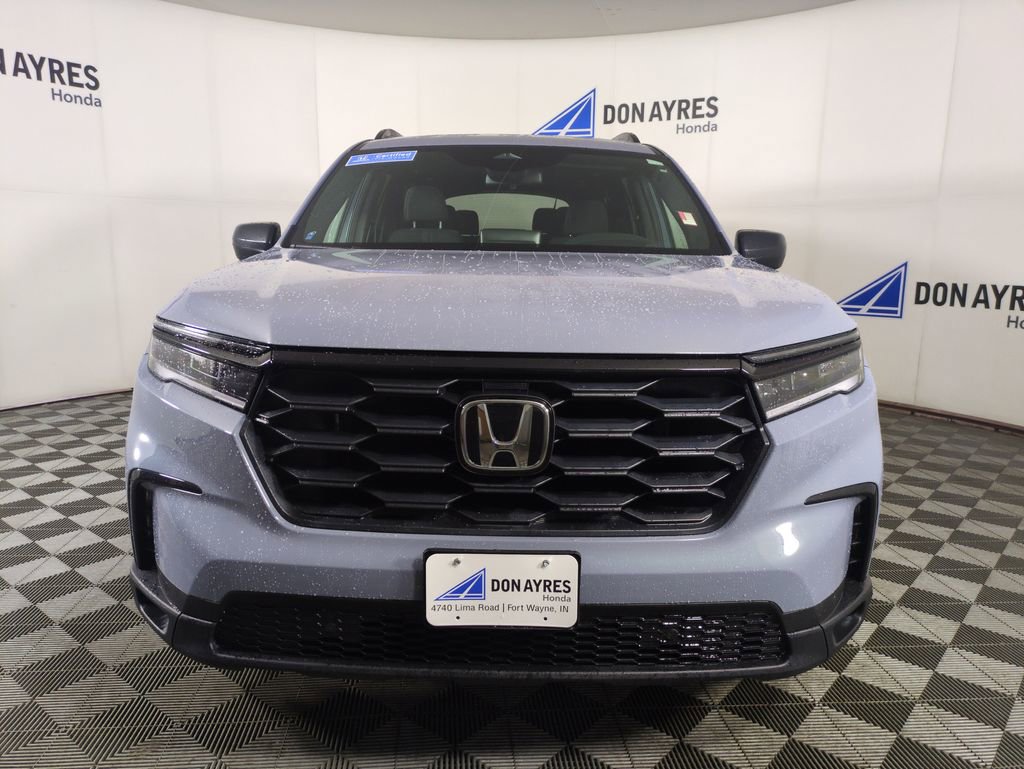 Used 2025 Honda Pilot Sport image 12