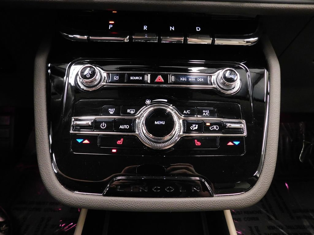 Used 2021 Lincoln Corsair Standard w/ Equipment Group 101A image 29