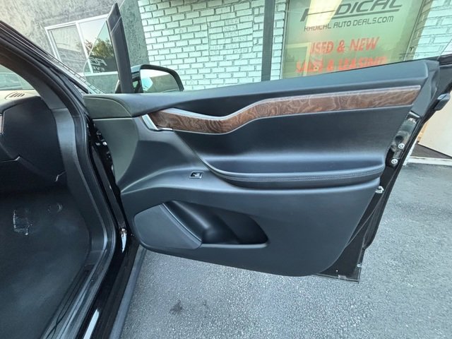 Used 2020 Tesla Model X Long Range image 40