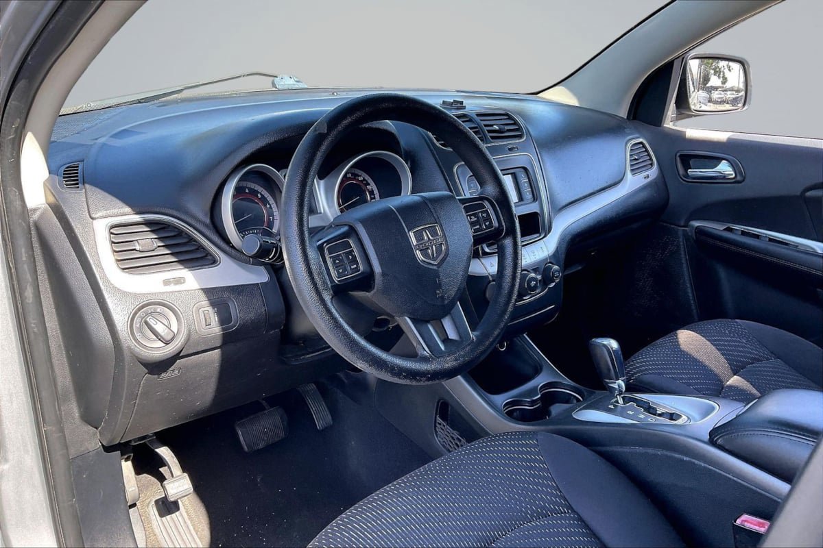 Used 2017 Dodge Journey SXT FWD image 13