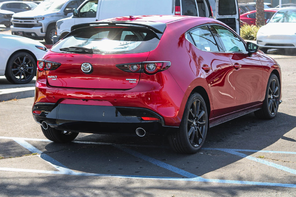 New 2026 MAZDA MAZDA3 Hatchback w/Premium Plus Pkg AWD/4WD image 4